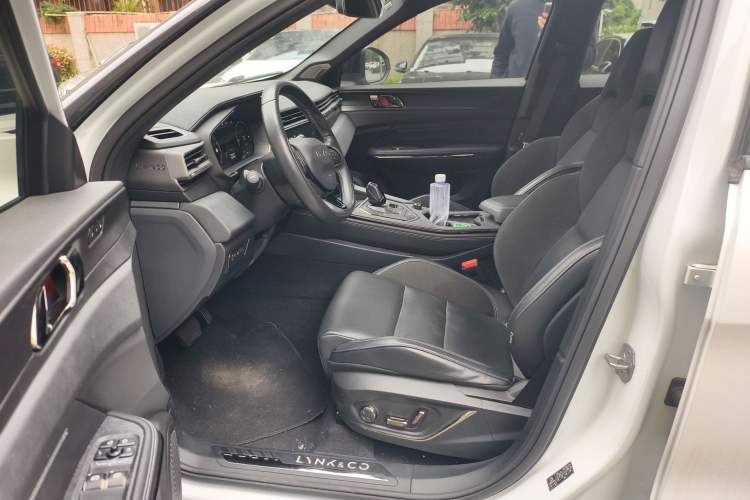 Used Lynk & Co 01 EM-P 2021 1.5TD PHEV Halo Driver Seat