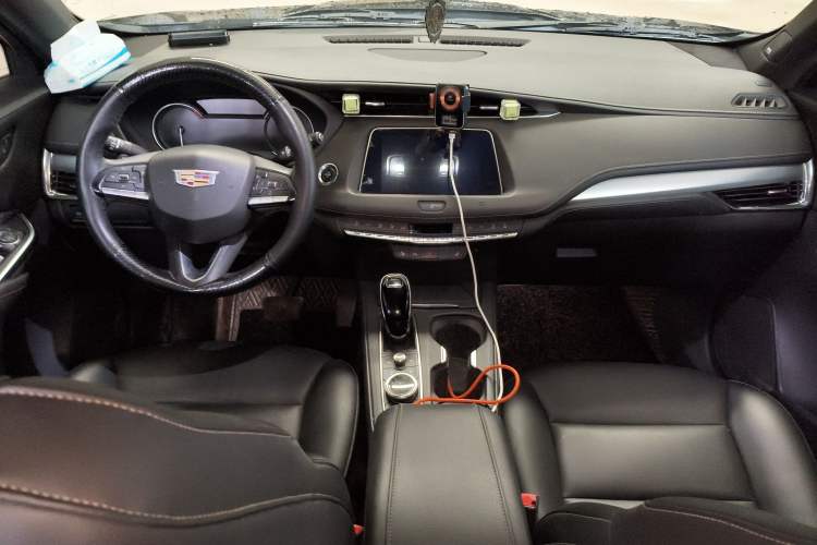 Used Cadillac XT4 2021 28T Two-Wheel Drive Leading Version
