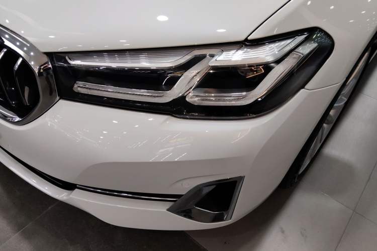 Used BMW 5 Series 2022 Second Facelift 530Li Luxury Edition Premium Package
