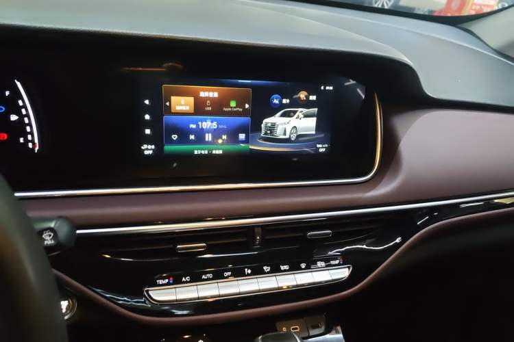 Used GAC Trumpchi M6 2023 PRO 270T DCT Luxury Edition Audio And AC Panel