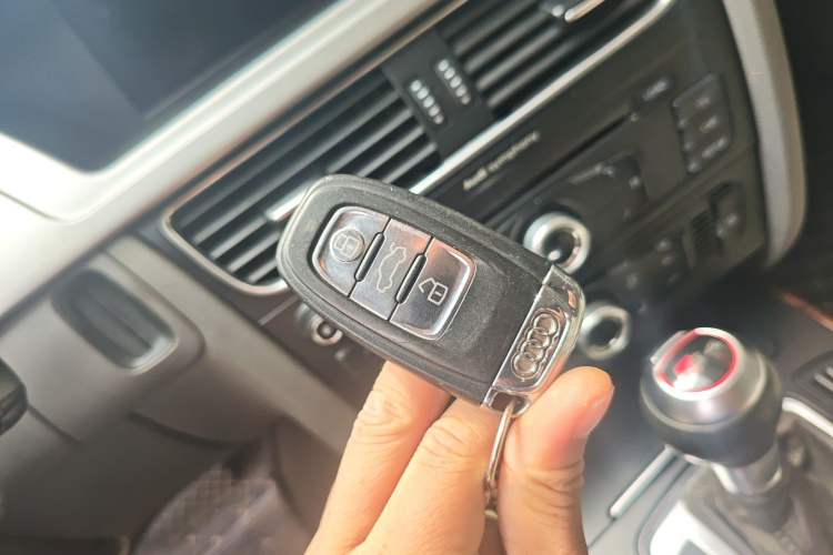 Used Audi A4L 2011 2.0 TFSI Comfort Model