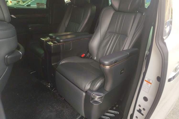 Used Toyota Alphard 2021 Dual-Engine 2.5L Prestige Edition