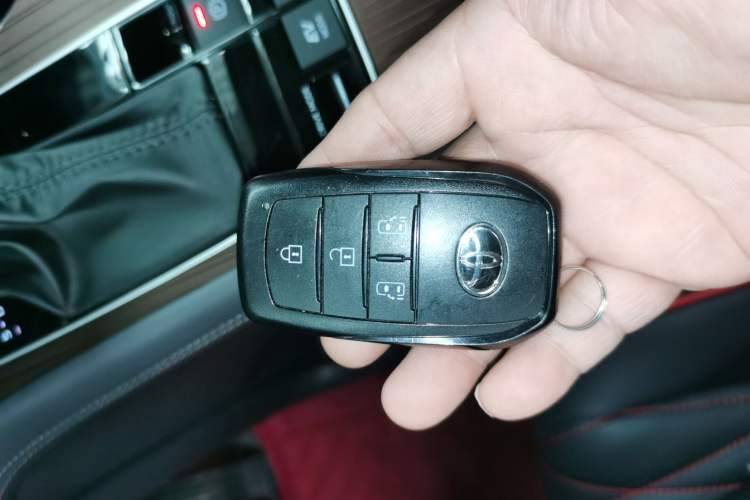 Used Toyota SIENNA 2024 2.5L Hybrid Comfort Edition