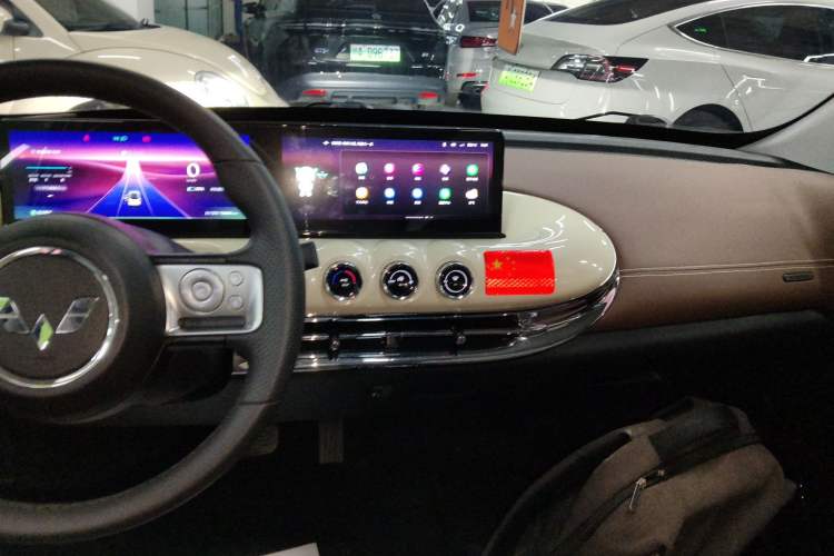 Used Wuling Bingo 2023 333 km Lingxi Connected+ Version
