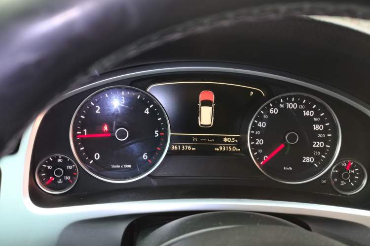 Used Volkswagen Touareg 2015 3.0 TDI Diesel Standard Model Instrument Cluster