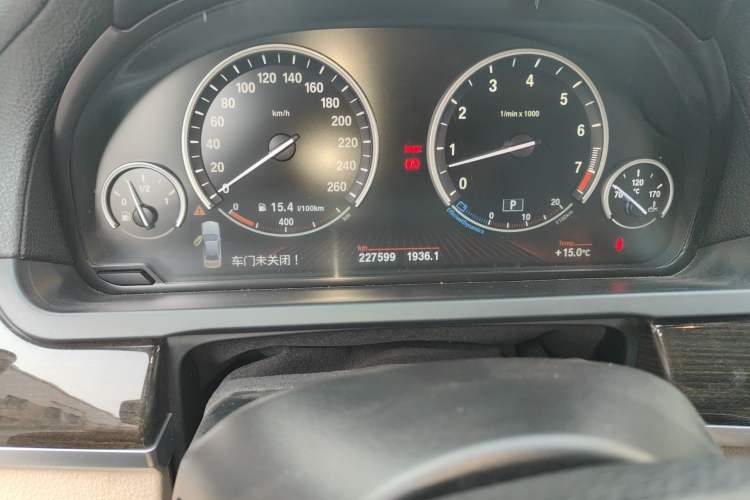 Used BMW 7 Series 2009 740Li Leading Model Odometer Close Up