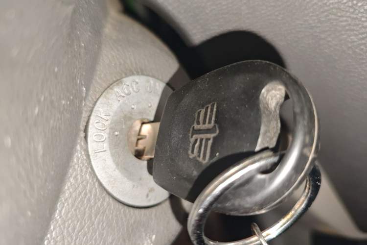 Used FAW Xiali N5 2014 1.0L Manual Standard Edition