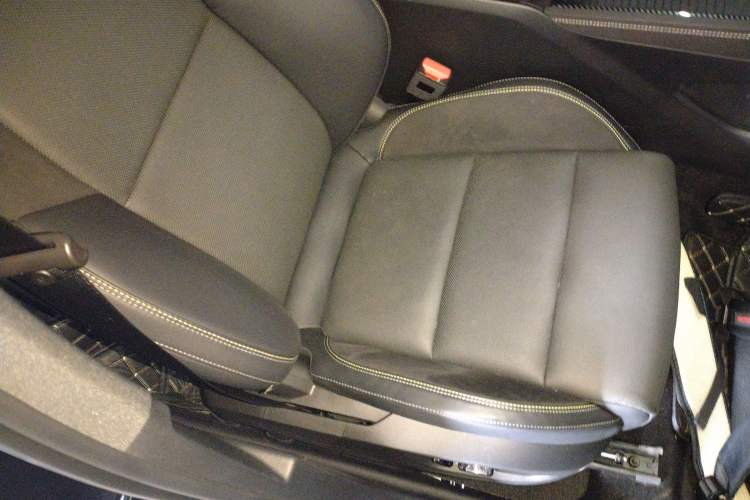 Used Lynk & Co 03 2025 1.5TD DCT Champion Edition Pro Right Front Seat