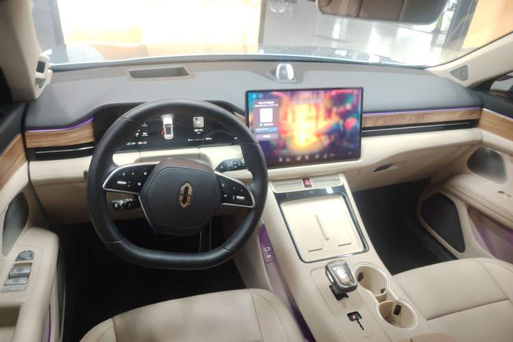 Used Hima AITO M5 2022 Pure Electric Rear-Drive Standard Edition Center Console