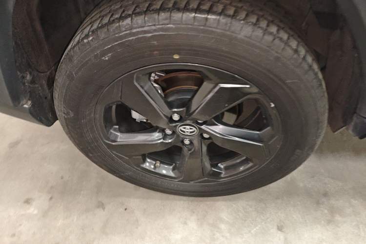 Used Toyota RAV4 2022 2.0L CVT 4x4 Fashion Edition
