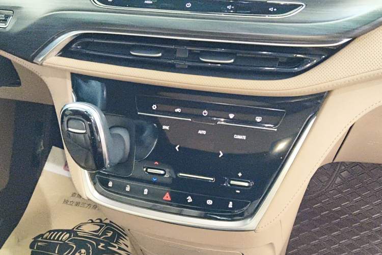 Used Buick GL8 2021 ES Land Cruiser 653T Luxury Edition