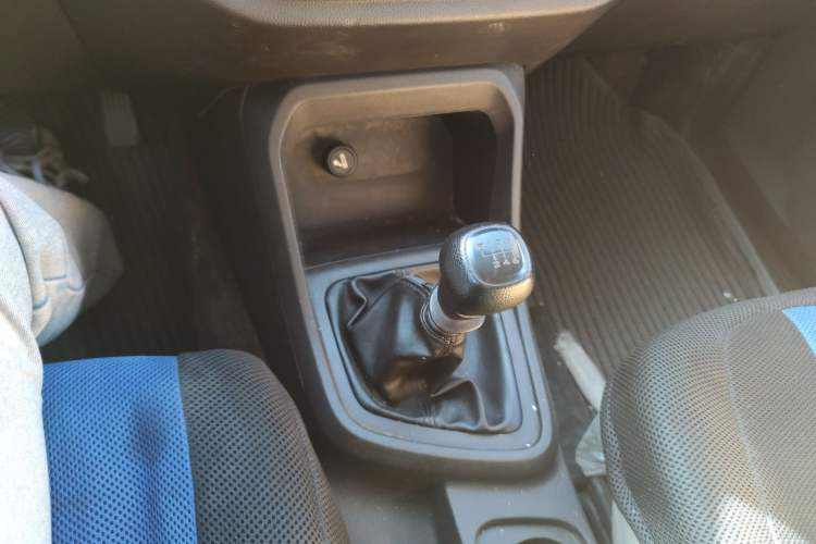 Used Wuling Hongguang V 2019 1.5L Enjoyment Version China VI LAR Gear Lever