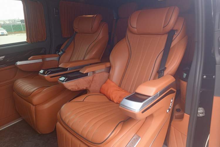 Used Mercedes-Benz Vito 2023 2.0T Business Version 7 Seats Left Rear Seat