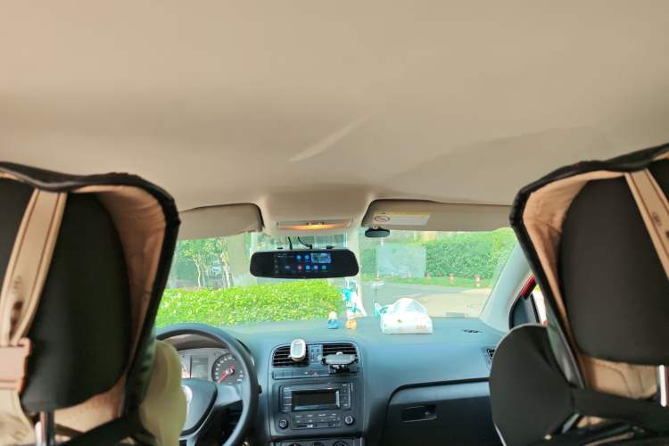 Used Volkswagen Polo 2014 1.4L Manual Fashion Edition
