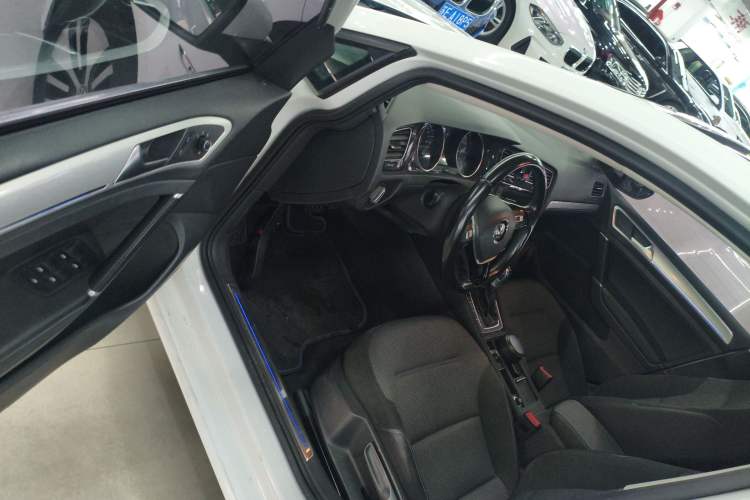 Used Volkswagen Golf Pure Electric 2020 Chari
