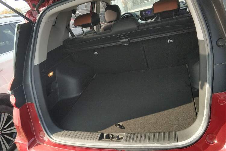 Used Geely Auto Vision X6 2020 1.4T CVT Luxury Edition Trunk