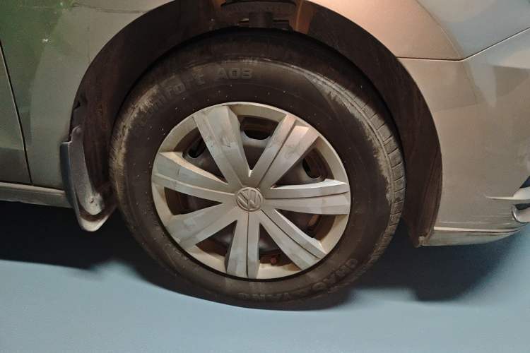 Used Volkswagen Jetta 2017 1.5L Automatic Fashion Model Right Front Wheel Hub