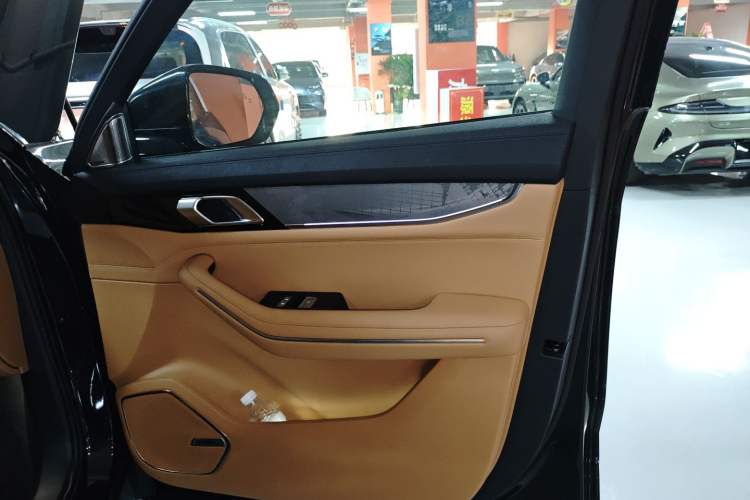 Used Lynk & Co 09 EM-P 2025 2.0TD EM-P Four-Wheel Drive Max Five Seats Right Front Door Interior