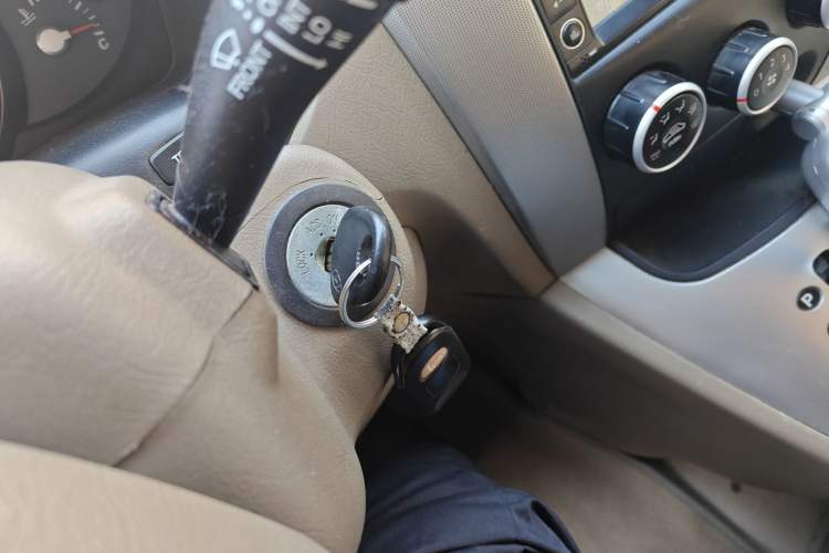 Used Hyundai Tucson 2009 2.0L Automatic Two-Wheel Drive with Sunroof