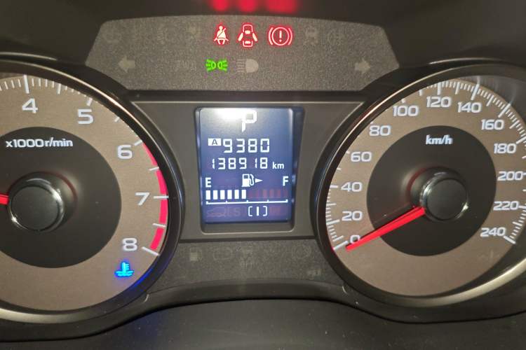 Used Subaru Forester 2013 2.5i Automatic Luxury Edition Odometer Close Up