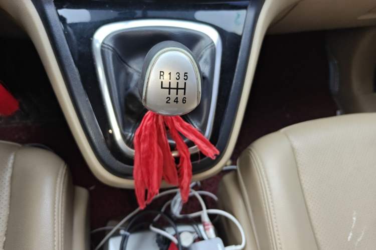 Used Haval H6 2012 1.5T Manual Two-Wheel Drive Elite Model Gear Lever