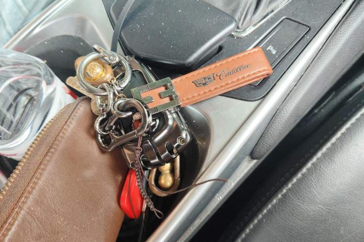 Used Cadillac SRX 2015 3.0L Elite Model Vehicle Key