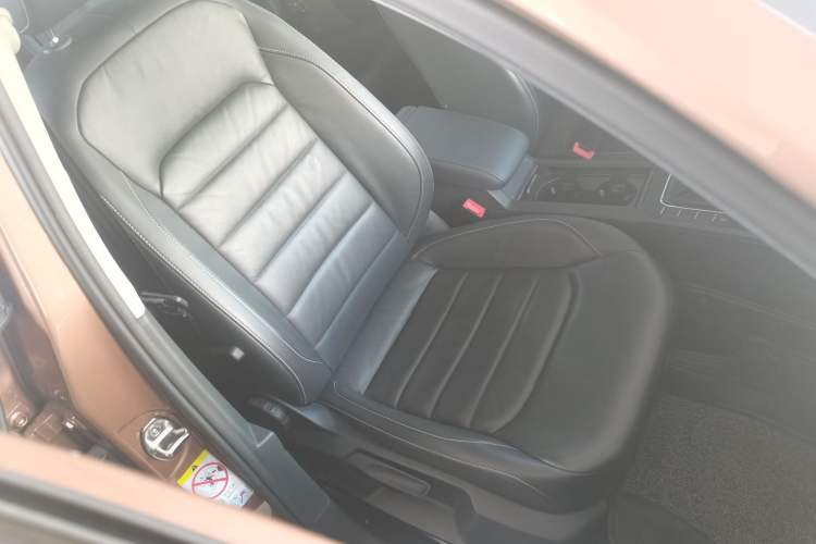 Used Volkswagen Lamando 2015 280TSI DSG Comfort Edition Right Front Seat