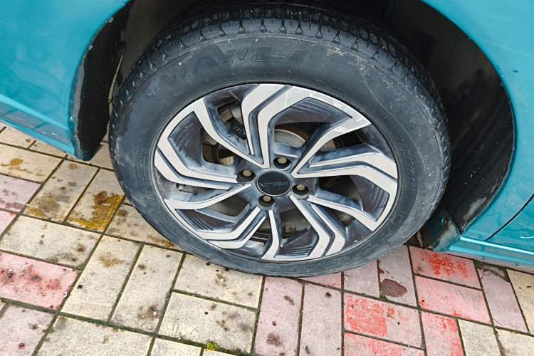 Used Dongfeng Aeolus Yixuan 2020 230T Automatic Xuan Yue Track Edition Right Rear Wheel Hub
