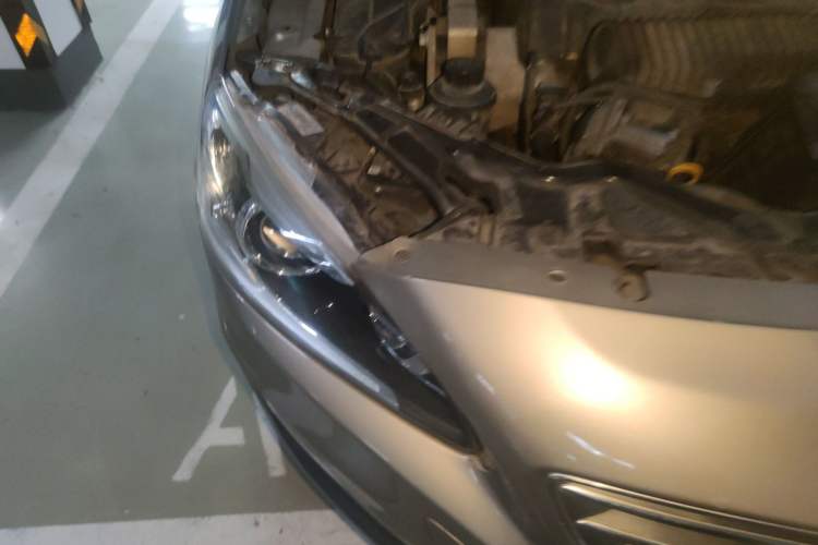 Used Volvo S60 2014 S60L T5 Intelligent Drive Edition Right Front Headlight