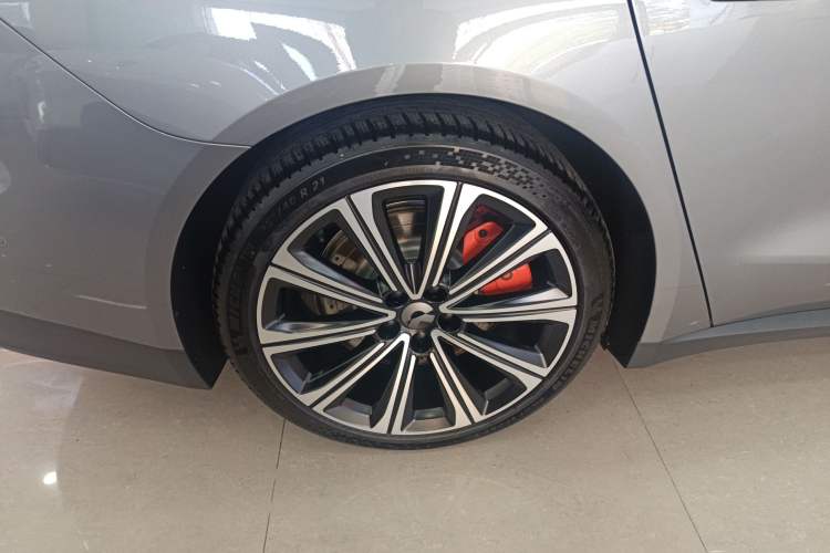 Used Nio ET7 2024 100kWh Executive Signature Edition Right Rear Wheel Hub