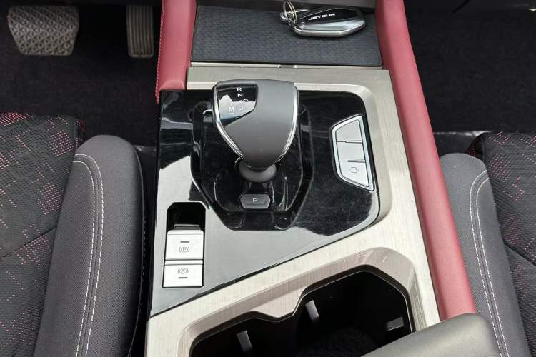 Used JETOUR X70 2023 1.5T DCT Beyond PRO Edition 5-Seater
