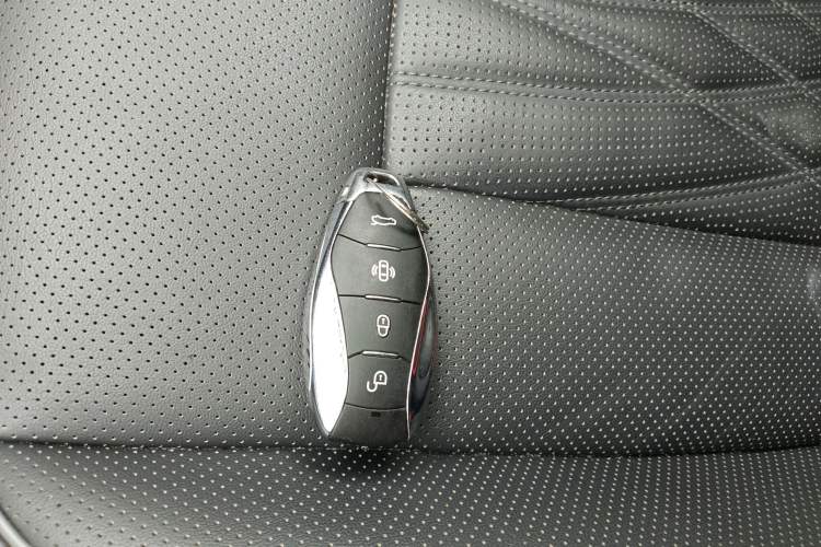 Used Hongqi HS7 PHEV 2024 2.0T PHEV Four-Wheel Drive Flagship Edition 6 Seats