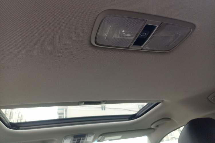 Used Kia Carnival 2015 2.2T Luxury Edition China IV Headliner