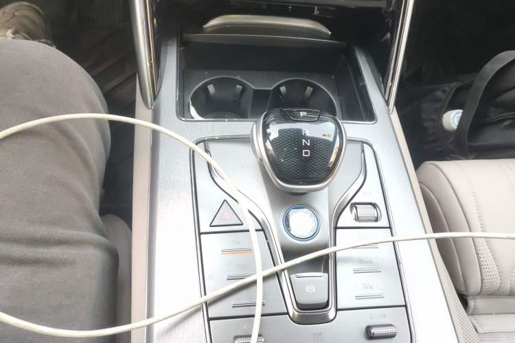 Used BYD Tang New Energy 2025 Intelligent Driving Version DM-i 115KM Flagship Edition Gear Lever
