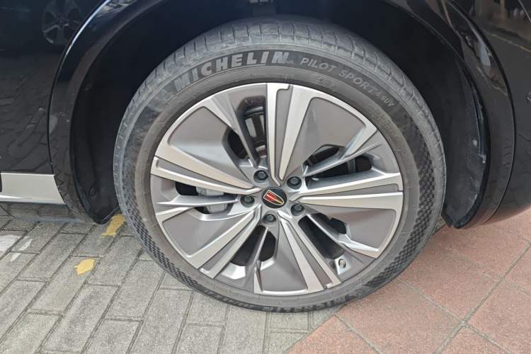 Used Hongqi E-HS9 2022 690 km Range Flagship Edition Six Seats Right Front Wheel Hub