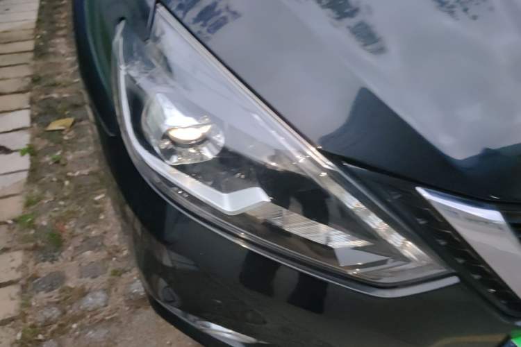 Used Nissan Sylphy 2019 1.6XV CVT Smart Connect Luxury Edition China VI Standard Right Front Headlight