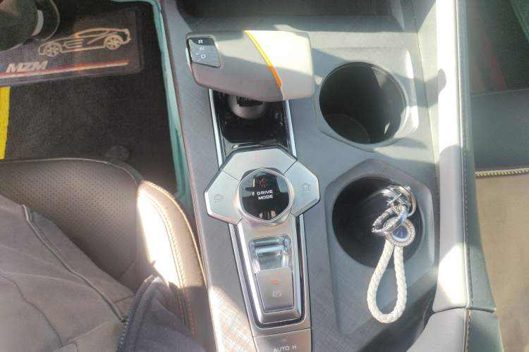 Used CHANGAN UNI-V 2022 1.5T Prestige Version Gear Lever