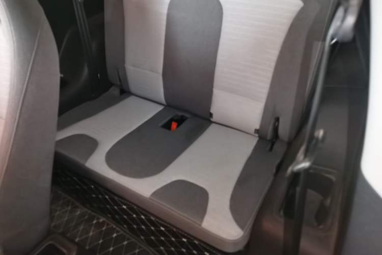 Used Chery QQ Little Ant 2021 200 000-Yuan Ant Fan Edition Talent Version Lithium Iron Phosphate 301 km Left Rear Seat