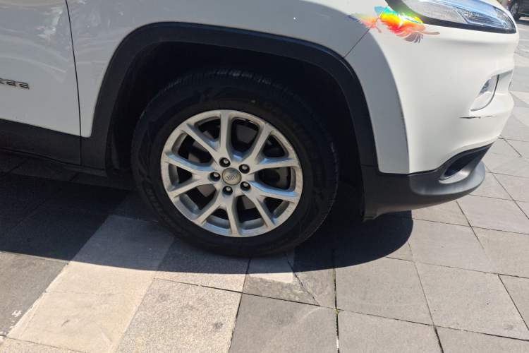 Used Jeep Cherokee 2017 2.0L Superior Edition