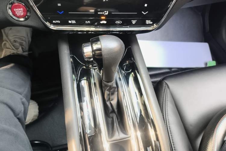 Used Honda Vezel 2015 1.8L CVT 2WD Luxury Model
