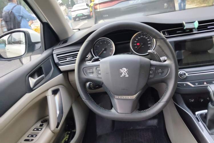 Used Peugeot 408 2014 1.6T Automatic Supreme Edition Steering Wheel