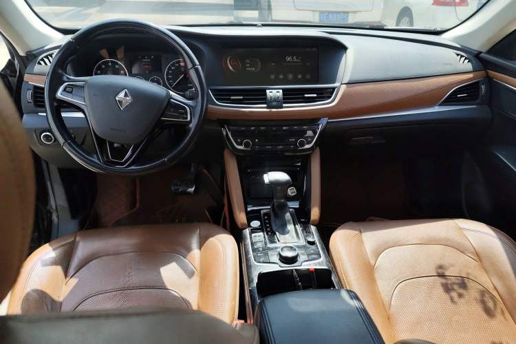 Used BORGWARD BX7 2016 28T Four-wheel Drive Luxury Edition 5 Seats
