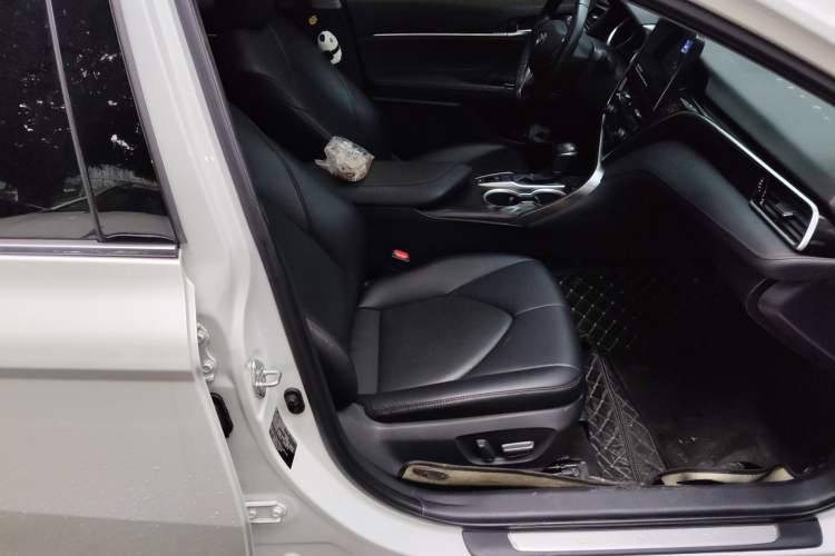 Used Toyota Camry 2023 2.0G Luxury Edition Right Front Seat