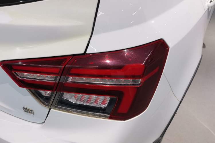 Used Geely Auto Vision S1 2019 Upgraded Model 1.5L Manual Elite Version
