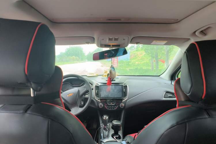 Used Chevrolet Cruze 2017 1.5L Automatic Pioneer Sunroof Edition
