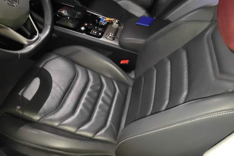 Used Volkswagen Touareg 2020 2.0 TSI RuiShang Edition China VI Standard Left Front Seat