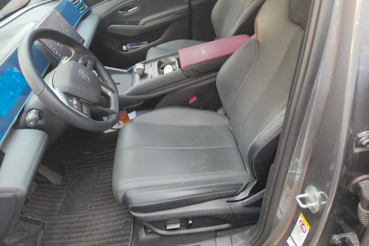 Used BYD Qin L 2025 DM-i Smart Drive 120KM Leading Model