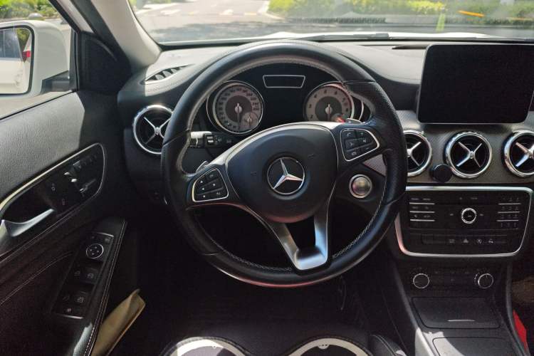 Used Mercedes-Benz GLA 2016 GLA 200 Fashion Model Steering Wheel