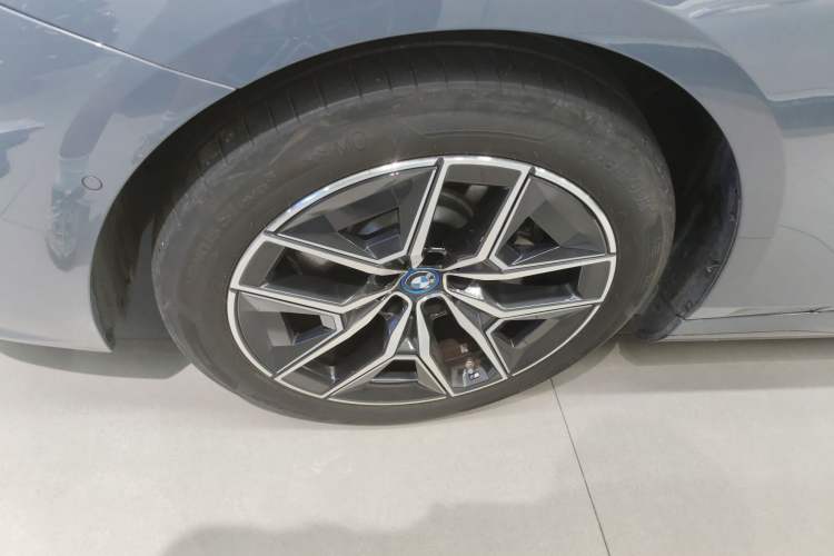 Used BMW i5 2024 eDrive 35L M Sport Package
