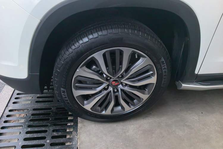 Used Roewe RX8 2018 30T Smart Connectivity All-Wheel Drive Supreme Edition
